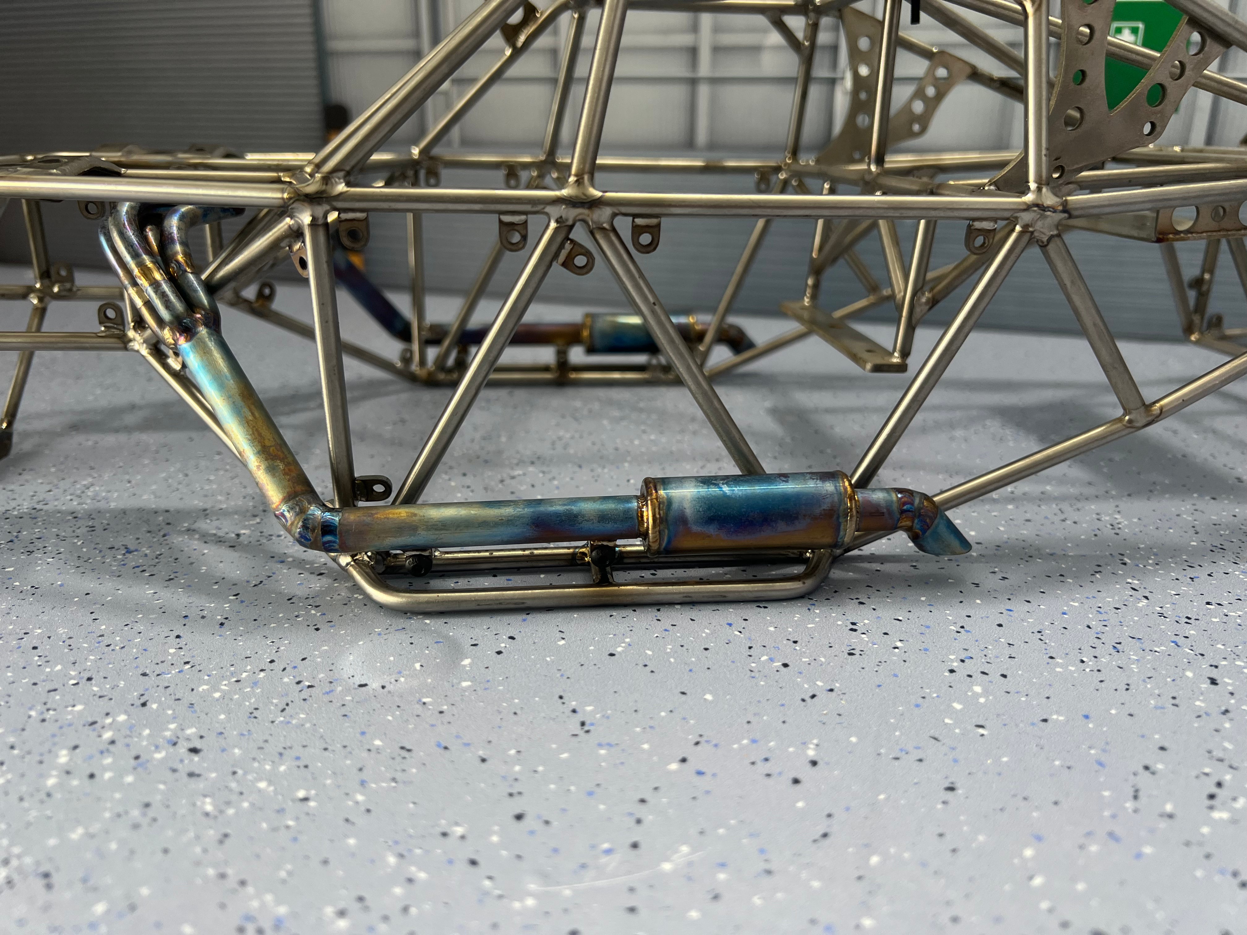 Titanium alloy metal pipe rack baja cage
