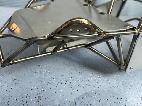 1/8 AXP8 Gilamon Titanium Cage Climbing Car
