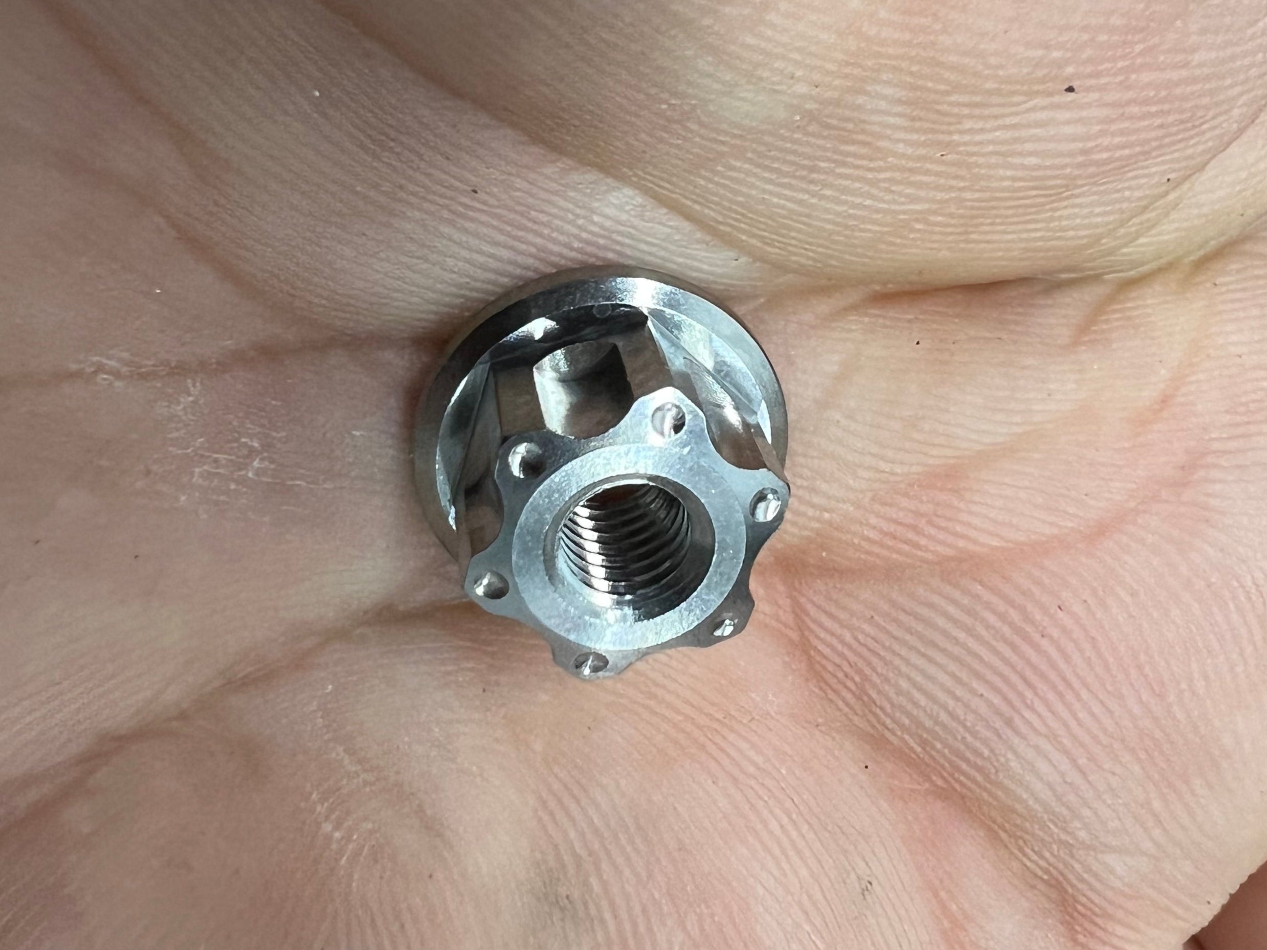 UDR titanium alloy metal screw
