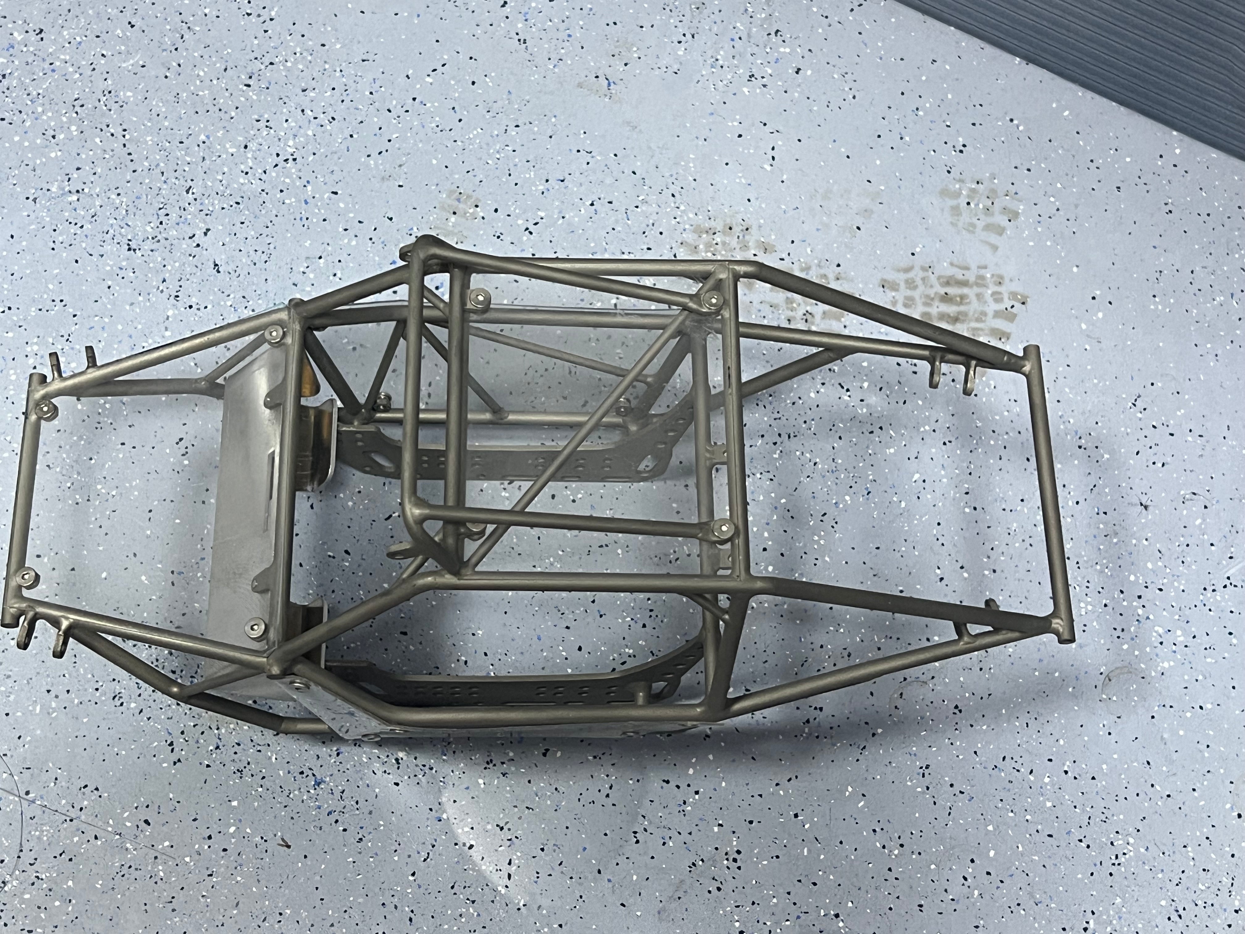 1/10 Scx10/capra Rock Rover Titanium Alloy Cage