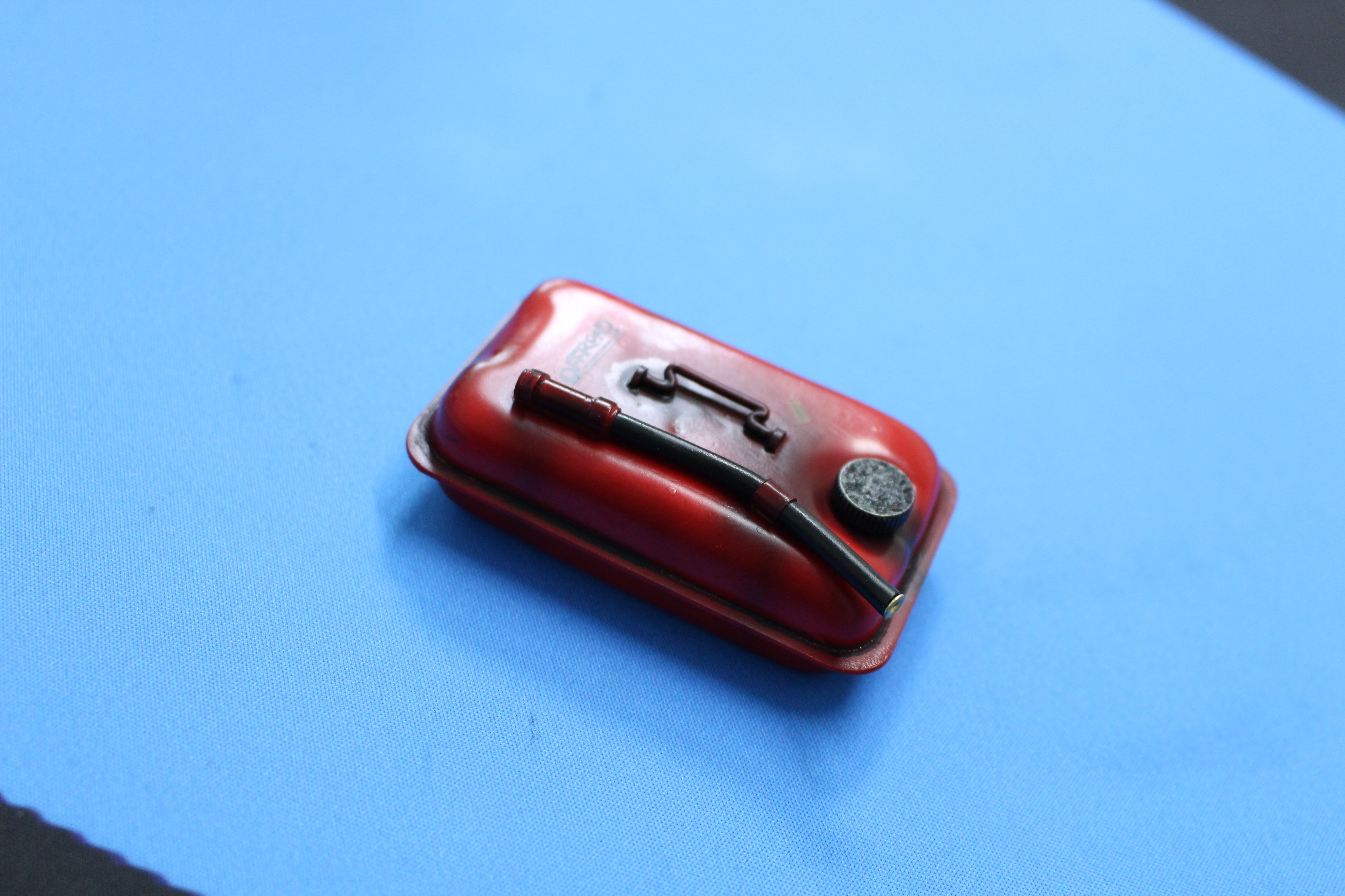 1/10 simulation climbing car handmade product oil drum mood film