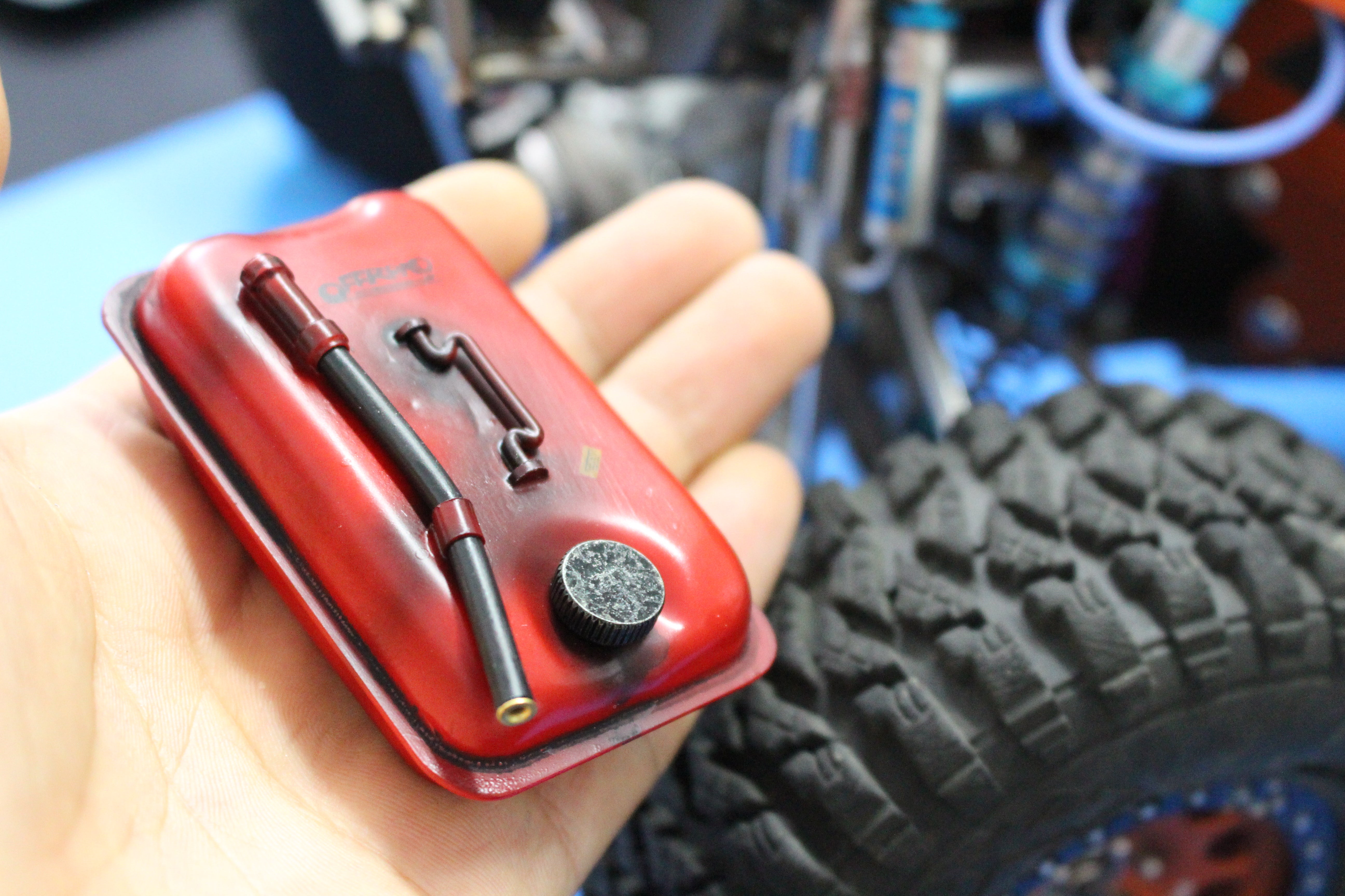 1/10 simulation climbing car handmade product oil drum mood film